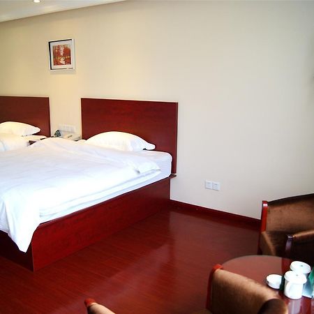 Greentree Alliance Guangxi Hezhou Babu District Lingfeng Square Hotel מראה חיצוני תמונה