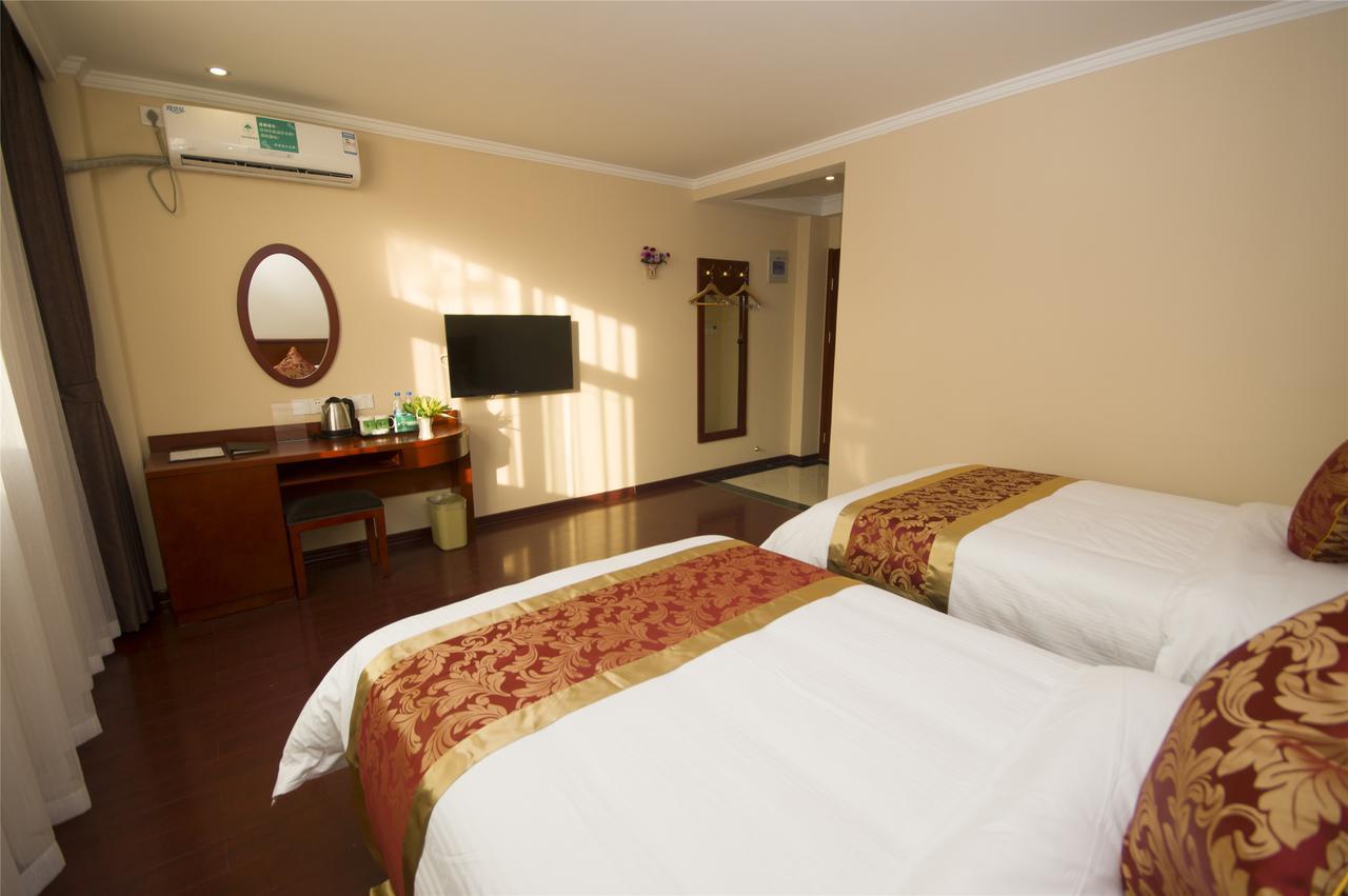Greentree Alliance Guangxi Hezhou Babu District Lingfeng Square Hotel מראה חיצוני תמונה