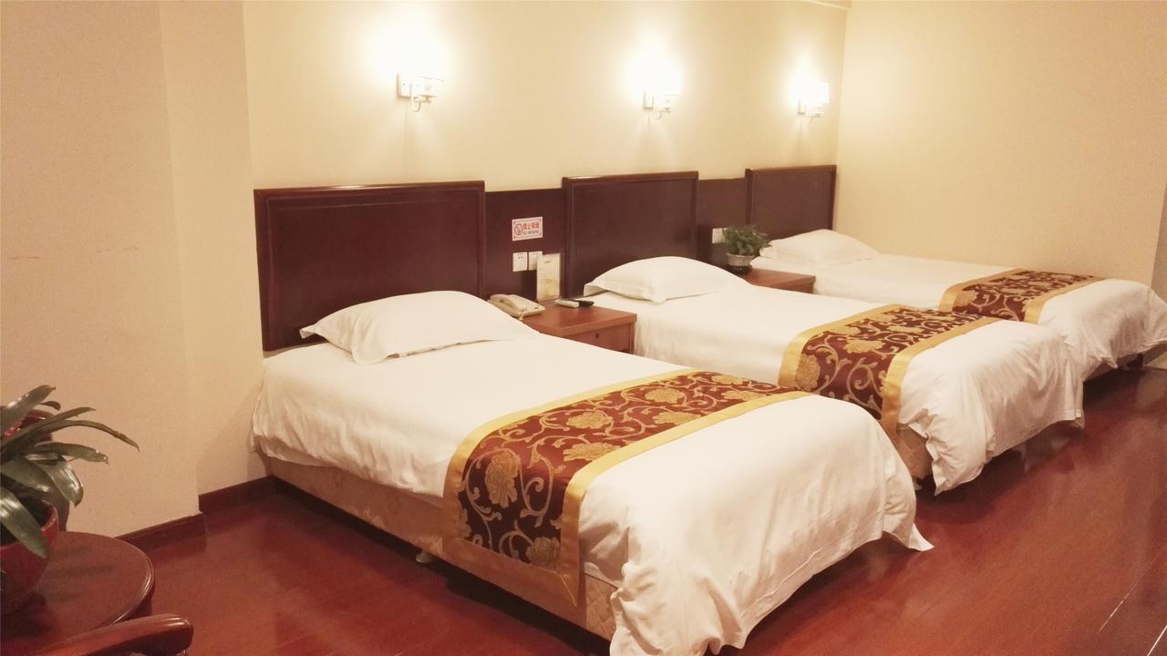 Greentree Alliance Guangxi Hezhou Babu District Lingfeng Square Hotel מראה חיצוני תמונה