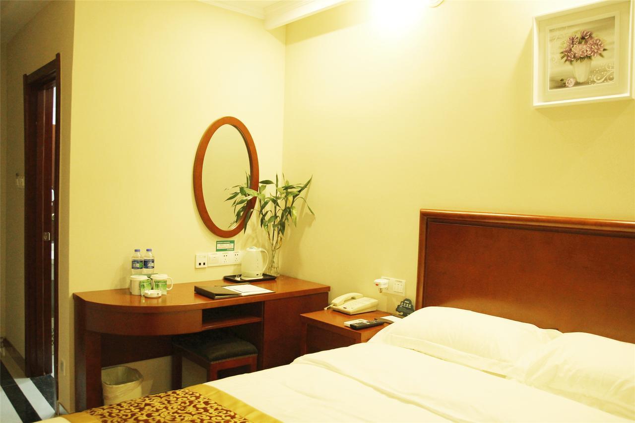 Greentree Alliance Guangxi Hezhou Babu District Lingfeng Square Hotel מראה חיצוני תמונה